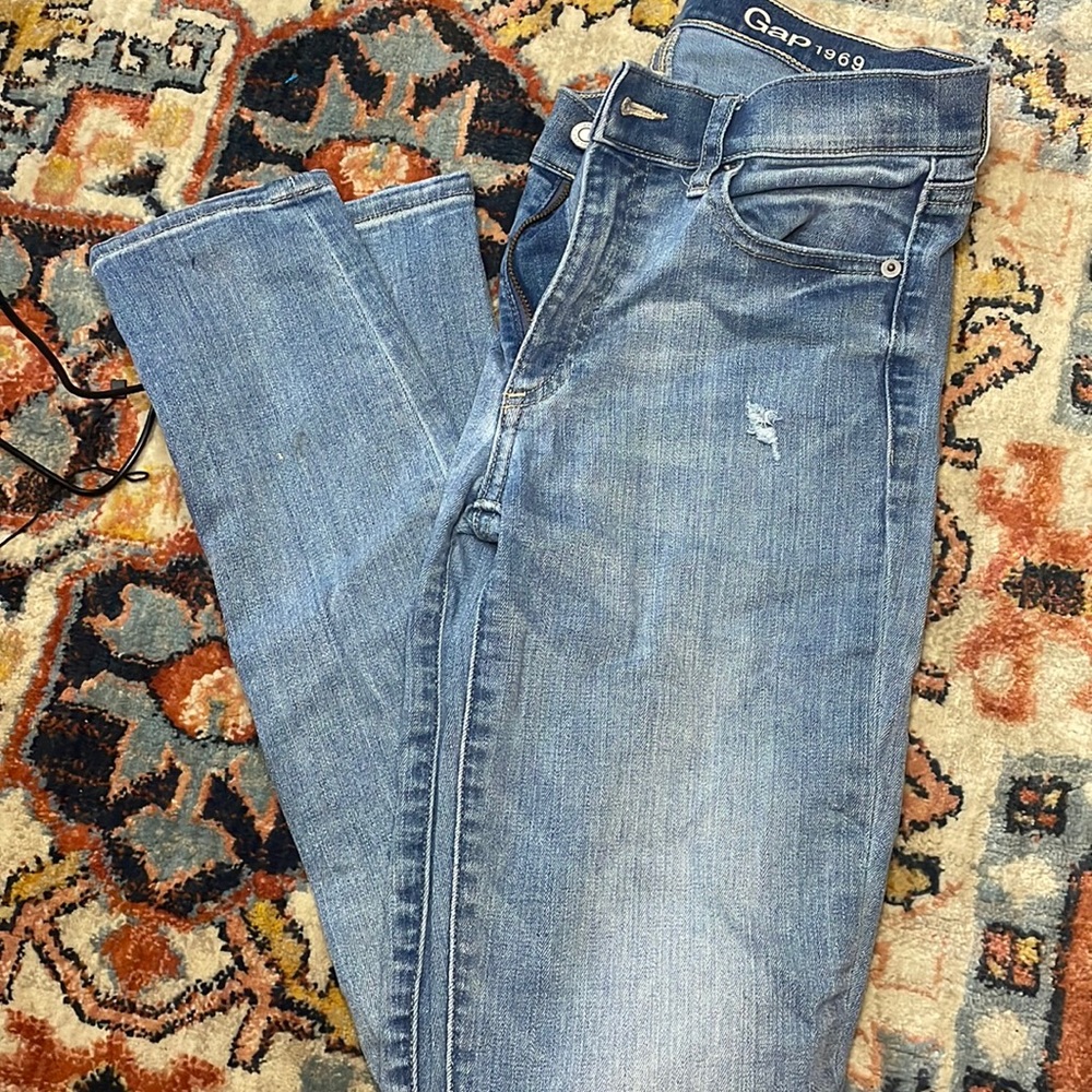 Gap size 27 regular true skinny jean light wash